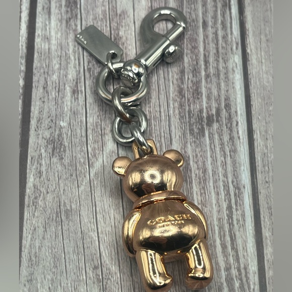 SOLD❤️ 🧸NEW COACH 3D Teddy Bear Bag Charm Key Chain Rose Gold Silver w/ Dust Bag - Picture 11 of 13